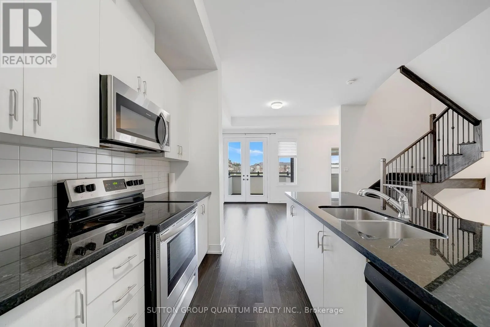 1401 CLARRIAGE COURT