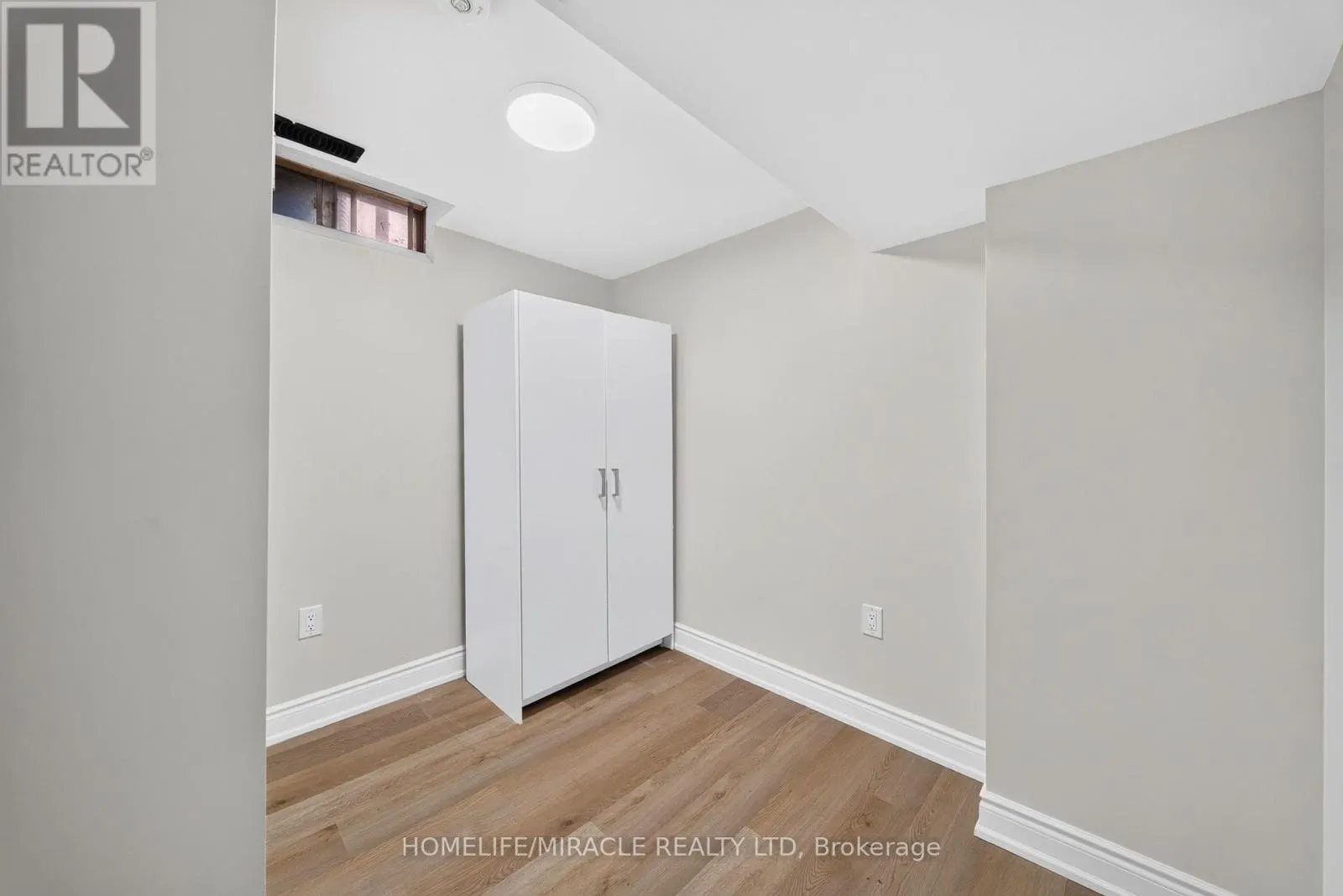 3034 RUNCORN ROW