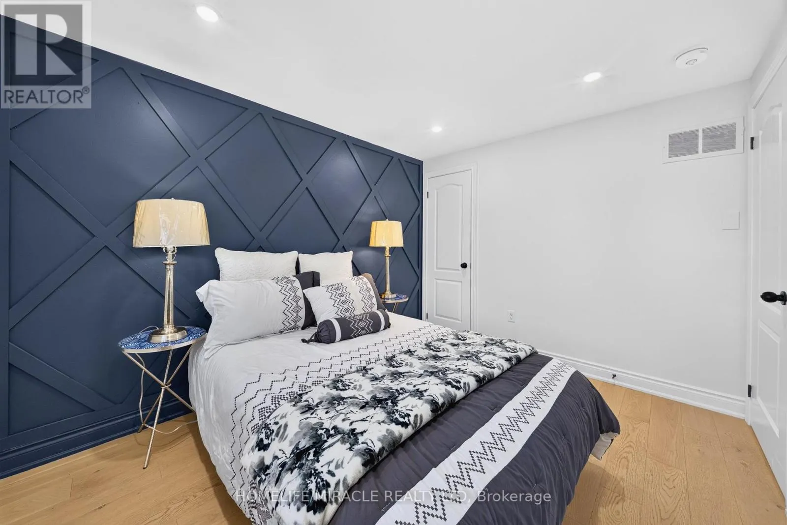 3034 RUNCORN ROW