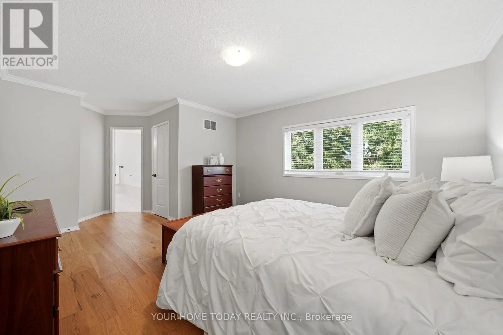 58 CHESTER CRESCENT