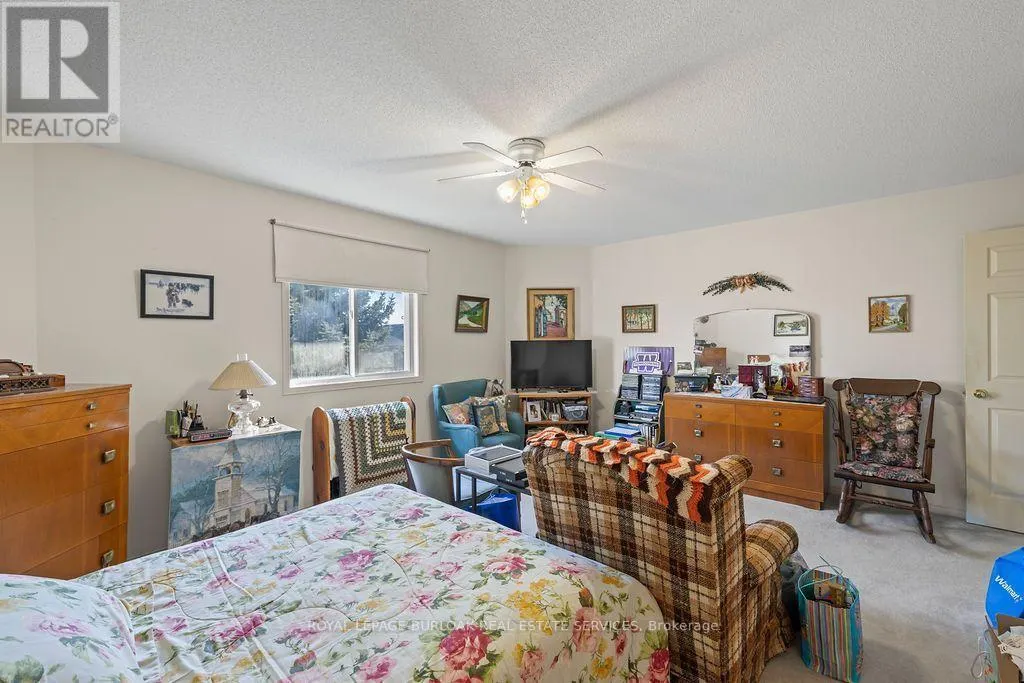 4114 PINCAY OAKS LANE