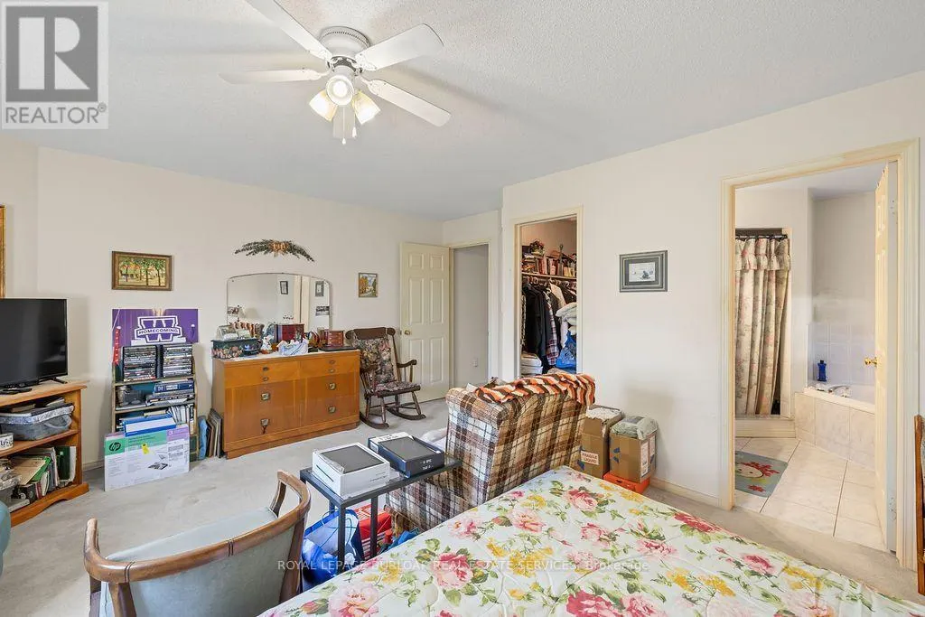 4114 PINCAY OAKS LANE