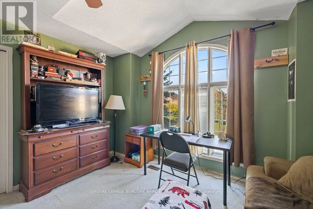 4114 PINCAY OAKS LANE