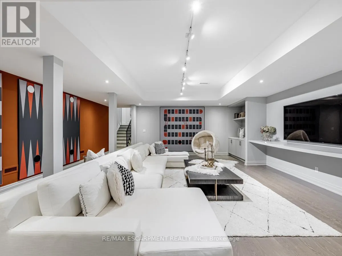 393 MAPLE GROVE DRIVE