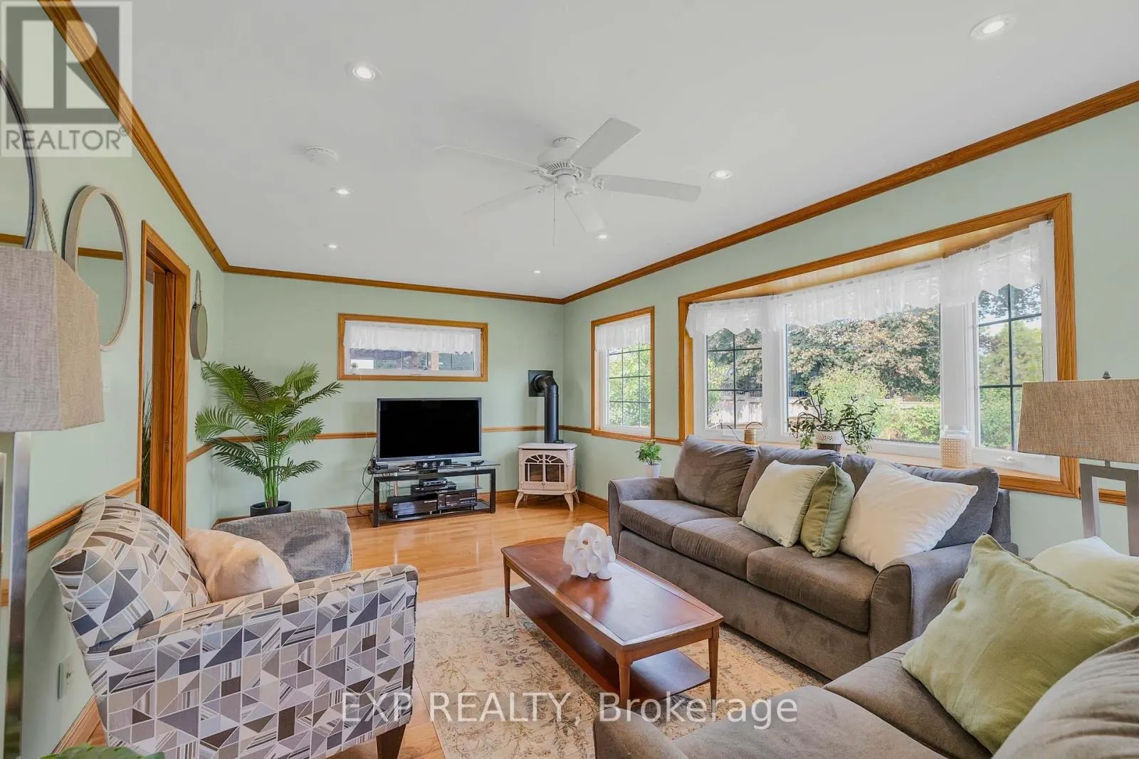 6 JARDINE PLACE