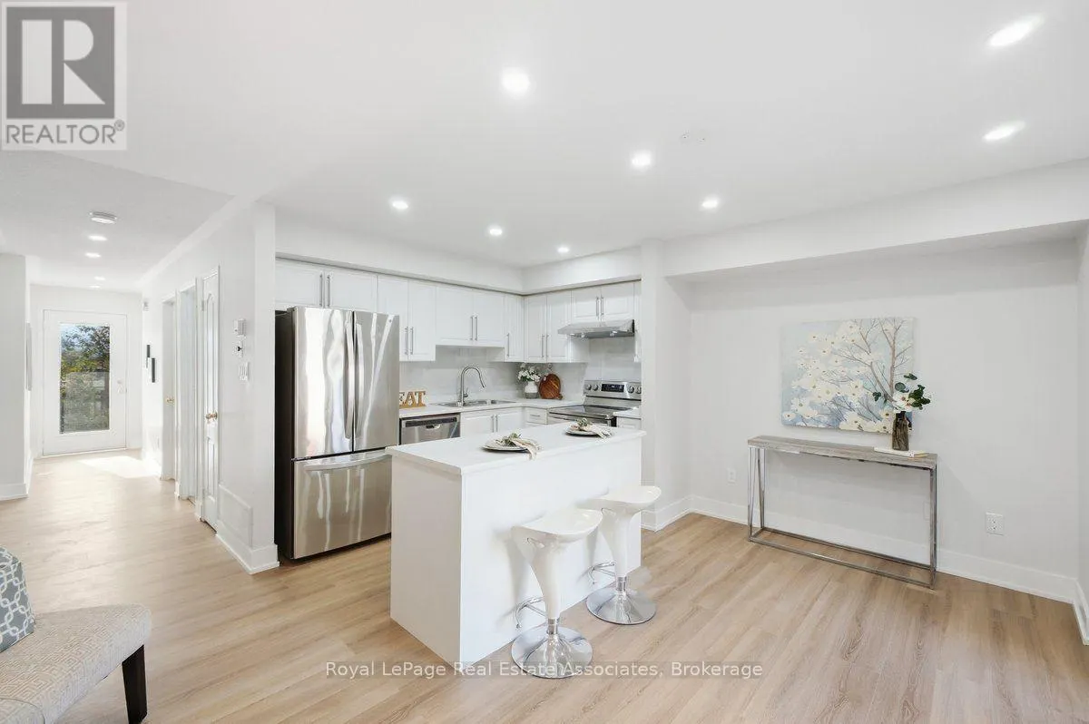 16 - 3975 EGLINTON AVENUE W