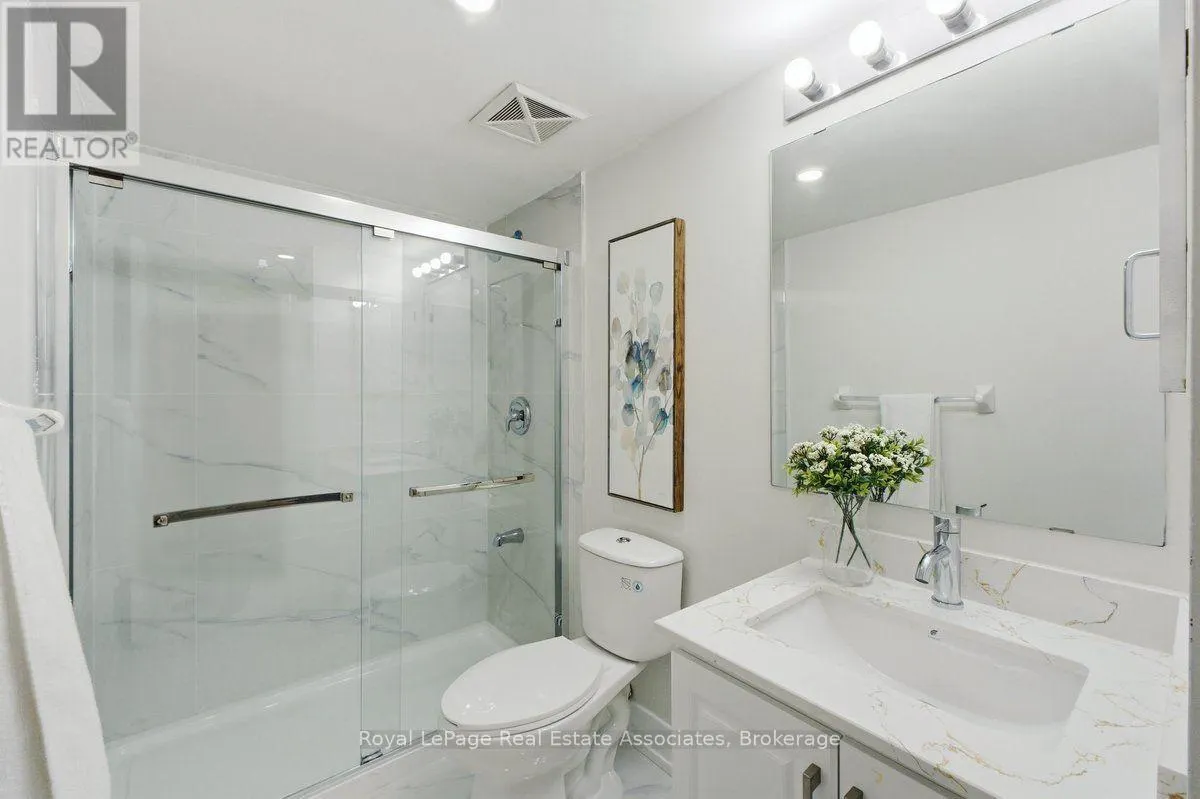 16 - 3975 EGLINTON AVENUE W