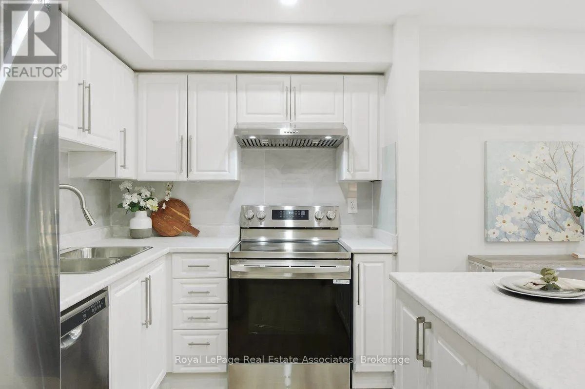 16 - 3975 EGLINTON AVENUE W