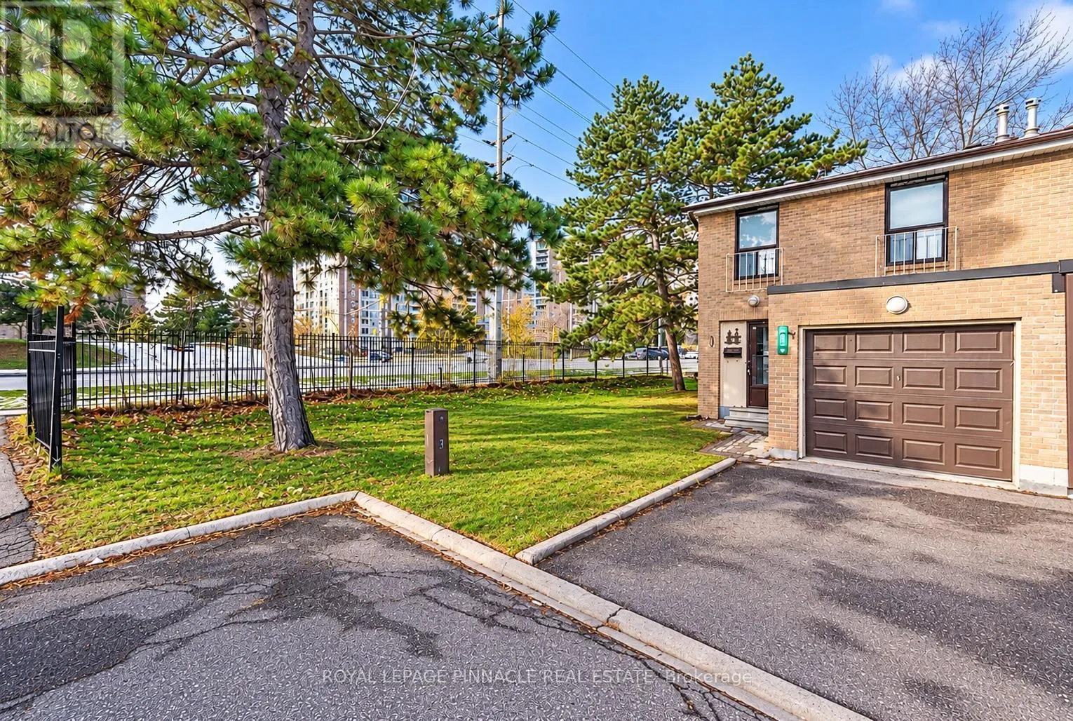 88 FLEETWOOD CRESCENT