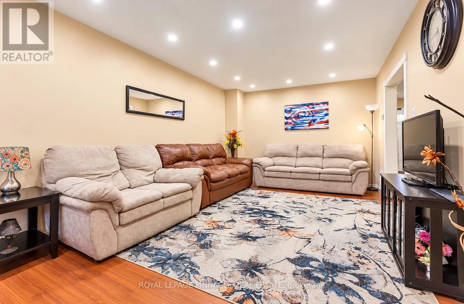 88 FLEETWOOD CRESCENT