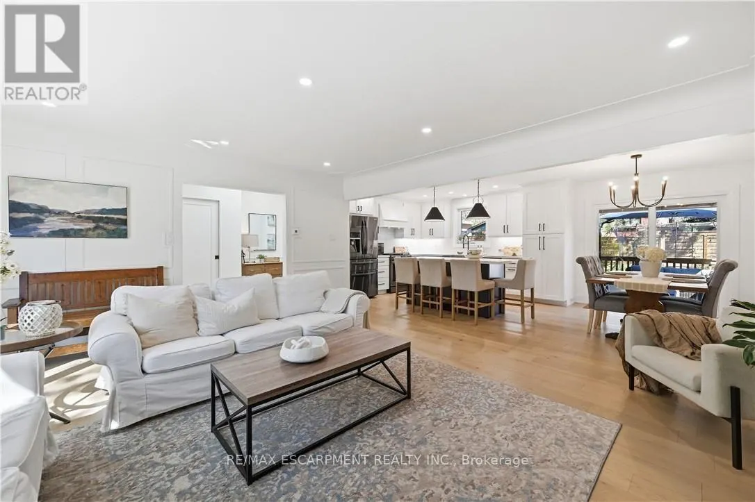 869 CONDOR DRIVE