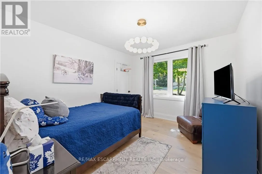 869 CONDOR DRIVE