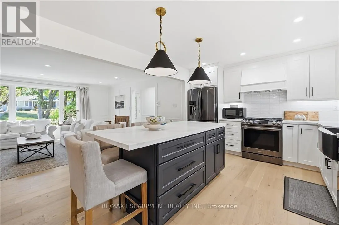 869 CONDOR DRIVE