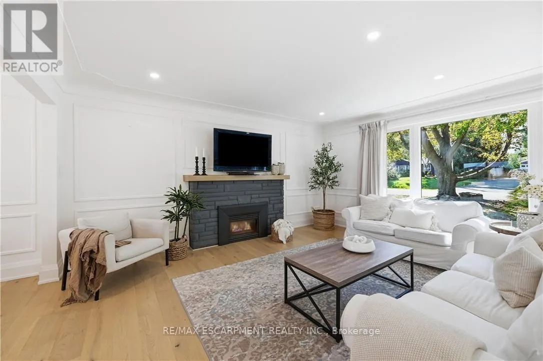 869 CONDOR DRIVE