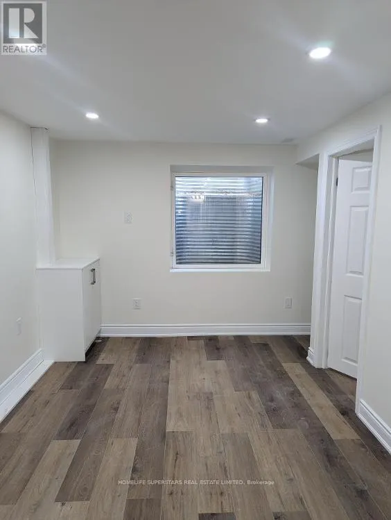 BASEMENT APARTMENT - 26 GLENMORE CRESCENT