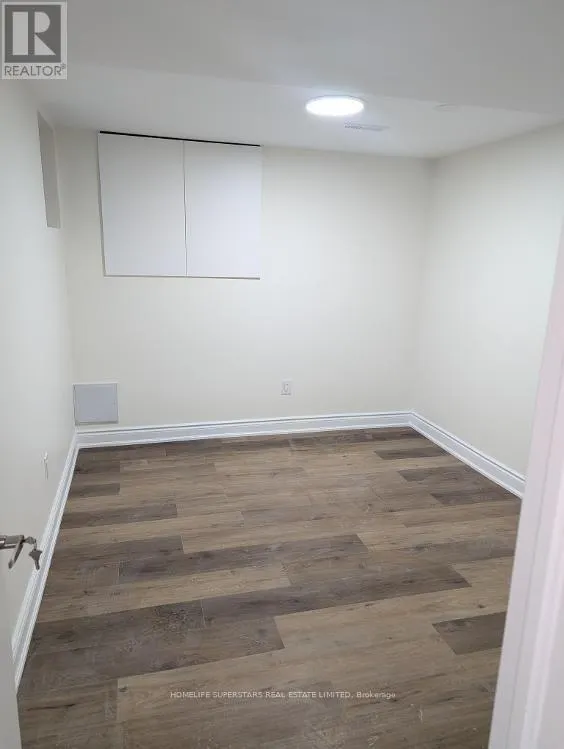 BASEMENT APARTMENT - 26 GLENMORE CRESCENT