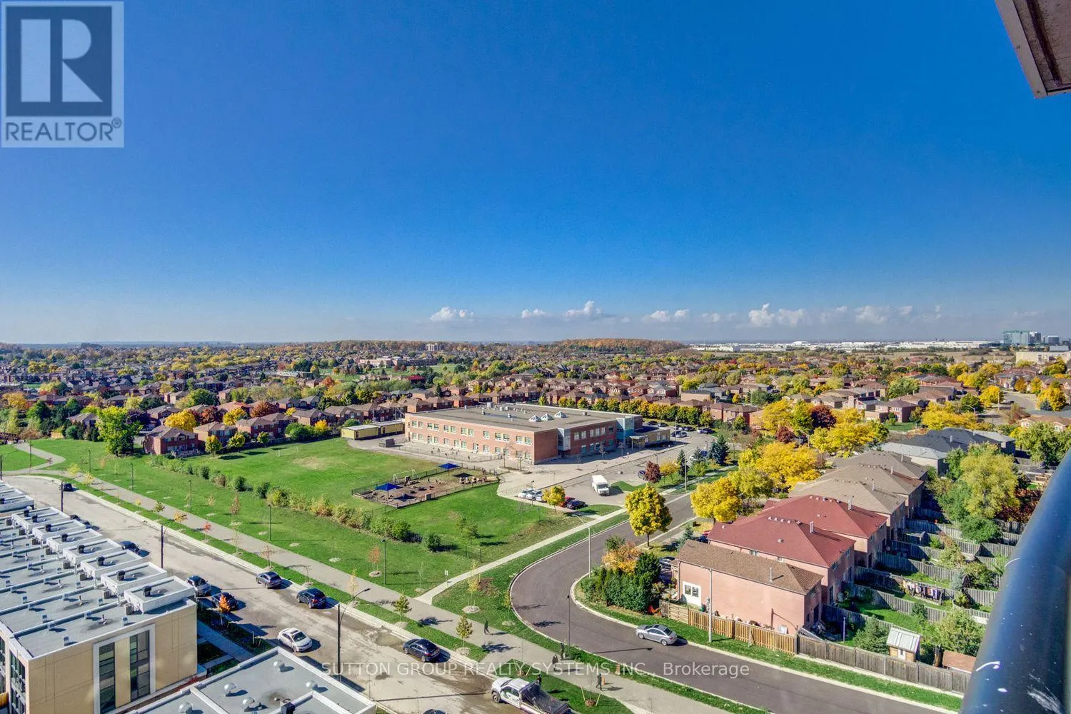 906 - 65 WATERGARDEN DRIVE