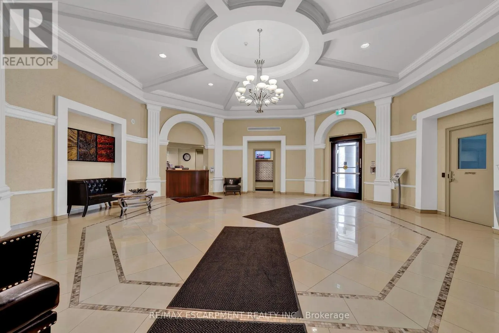 1405 - 220 FORUM DRIVE