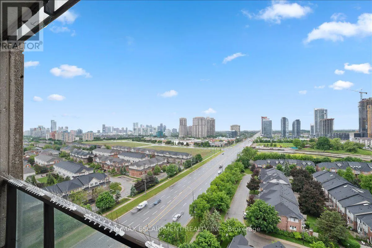 1405 - 220 FORUM DRIVE