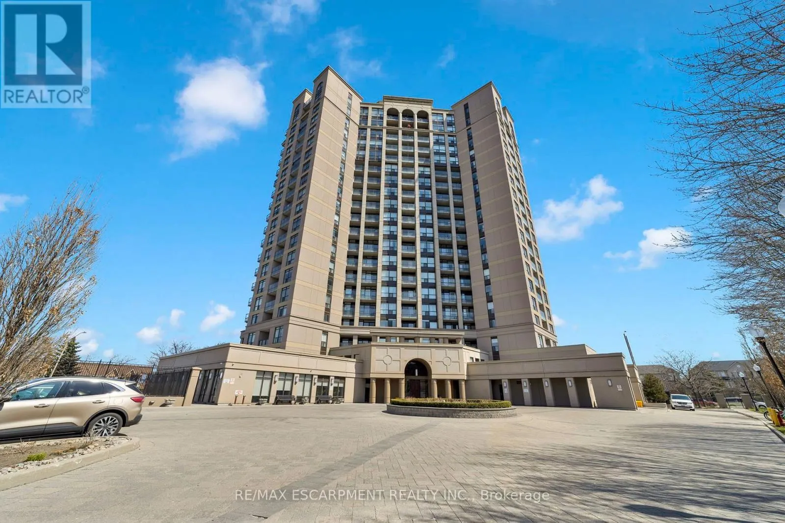 1405 - 220 FORUM DRIVE