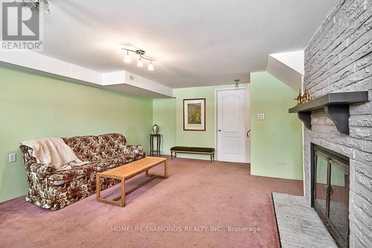 35 EDENBOROUGH DRIVE