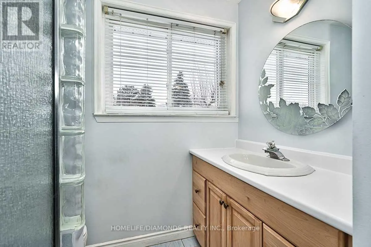 35 EDENBOROUGH DRIVE
