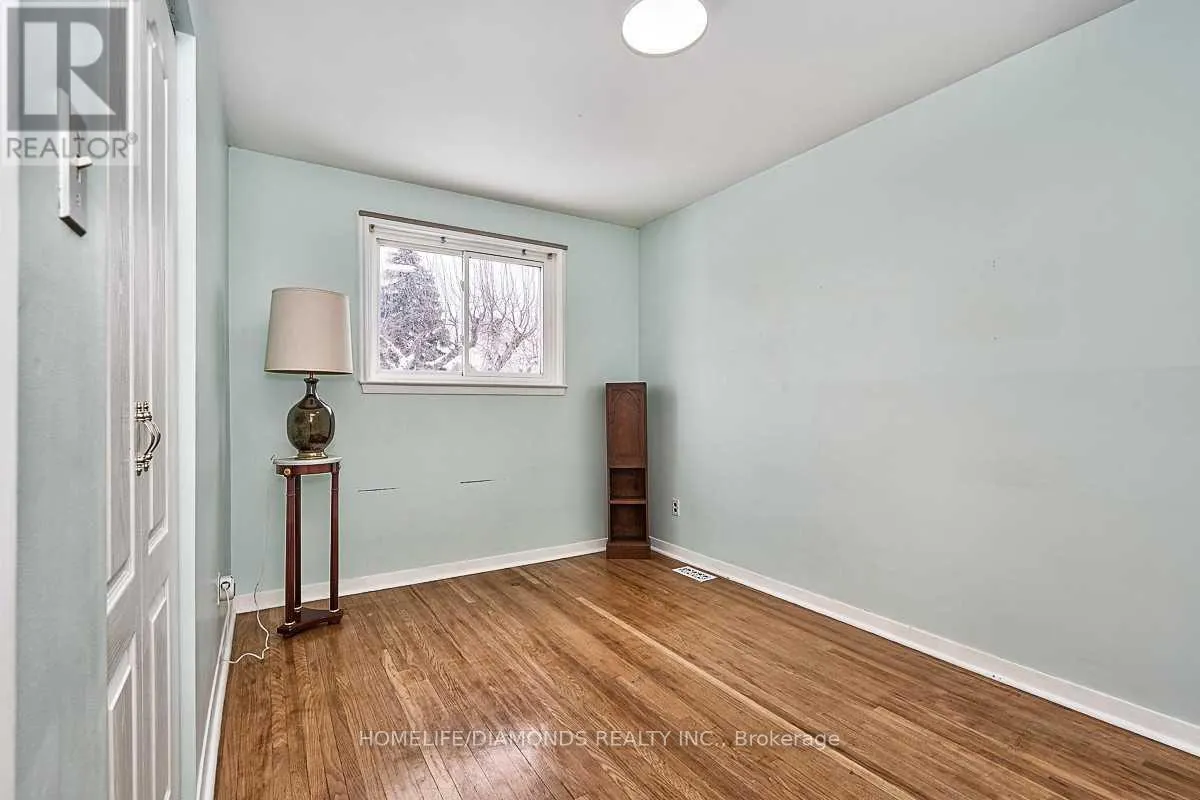 35 EDENBOROUGH DRIVE