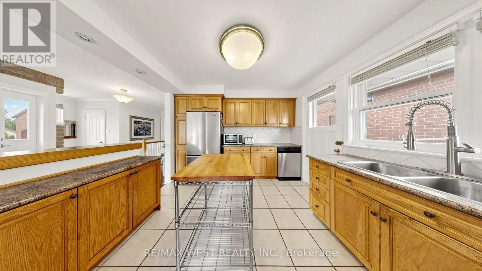 32 ALLONSIUS DRIVE