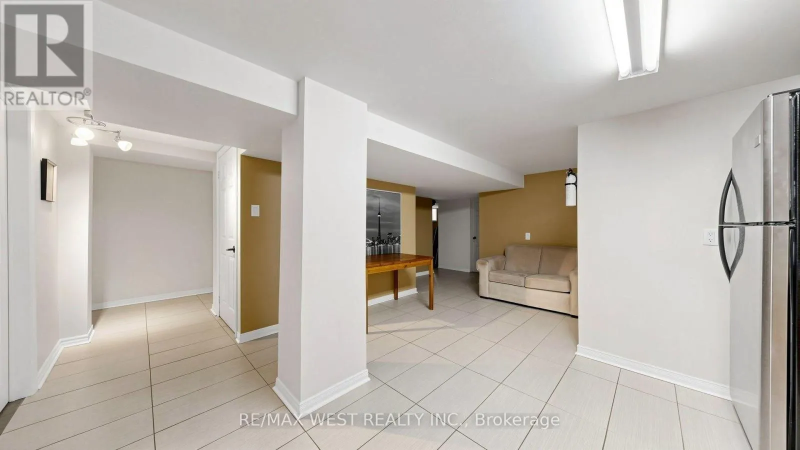 32 ALLONSIUS DRIVE