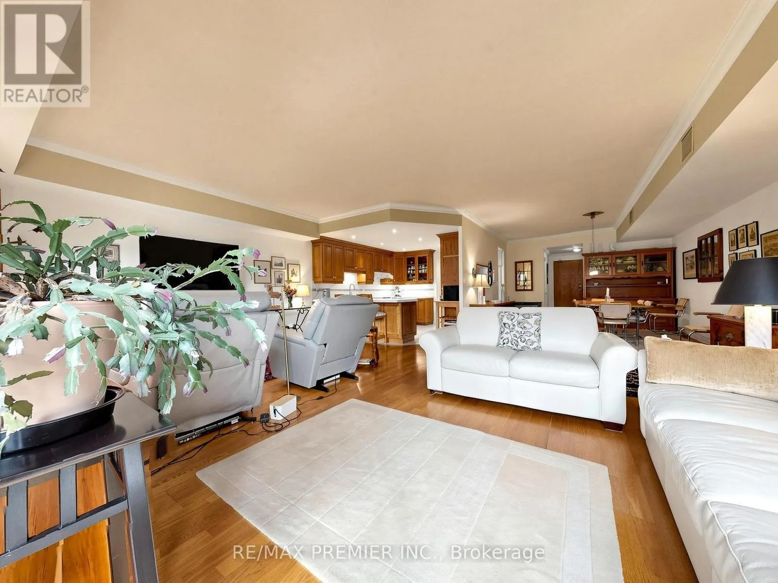 #301 - 30 ANGLESEY BOULEVARD