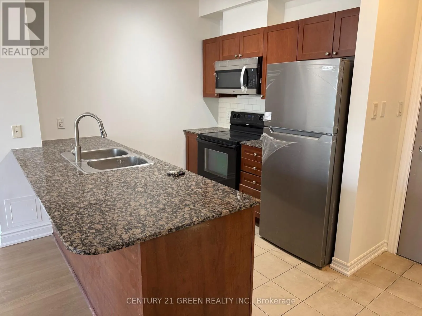 507 - 3525 KARIYA DRIVE