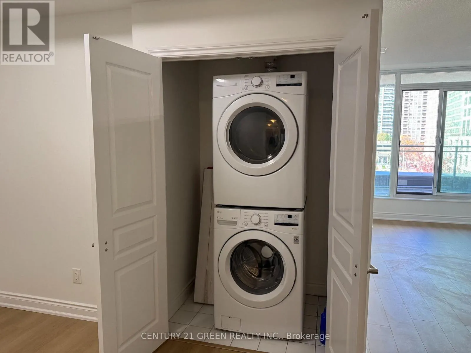 507 - 3525 KARIYA DRIVE