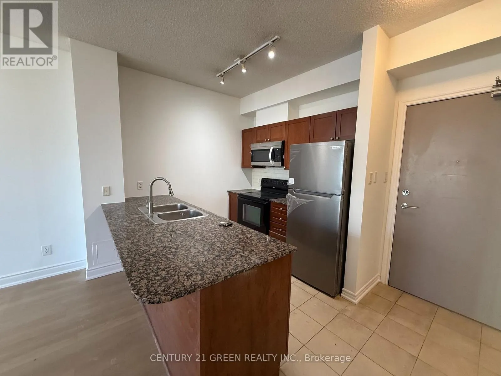 507 - 3525 KARIYA DRIVE