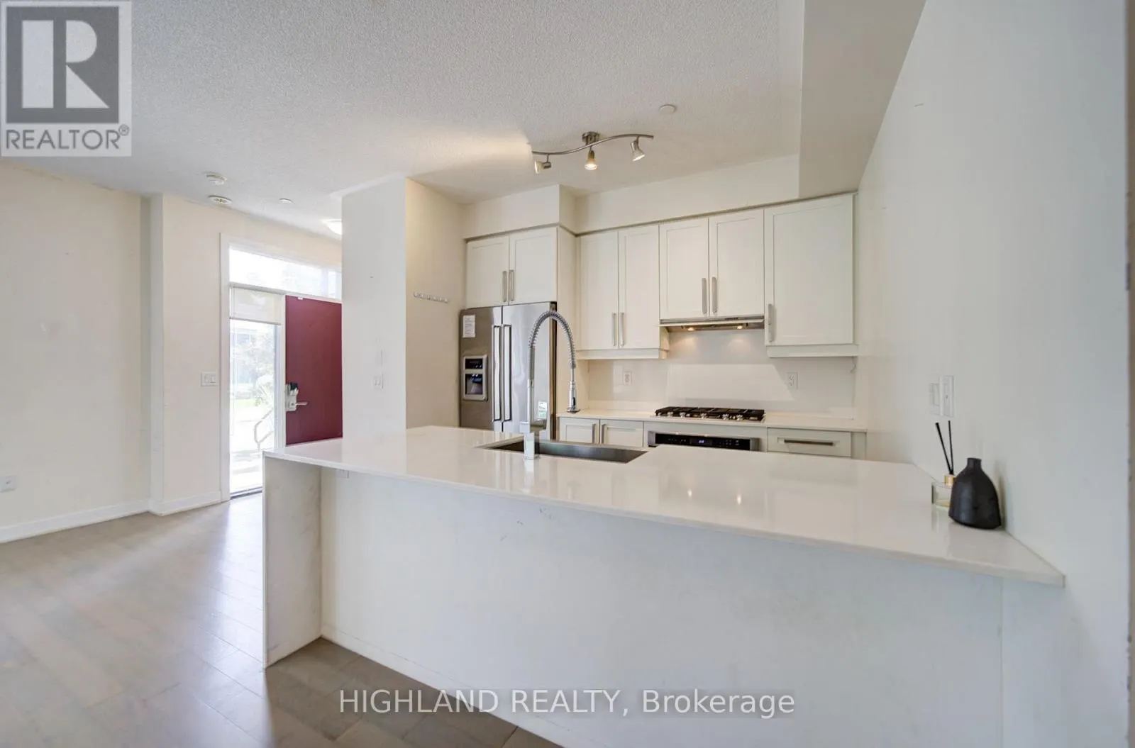 6 - 4010 PARKSIDE VILLAGE DRIVE