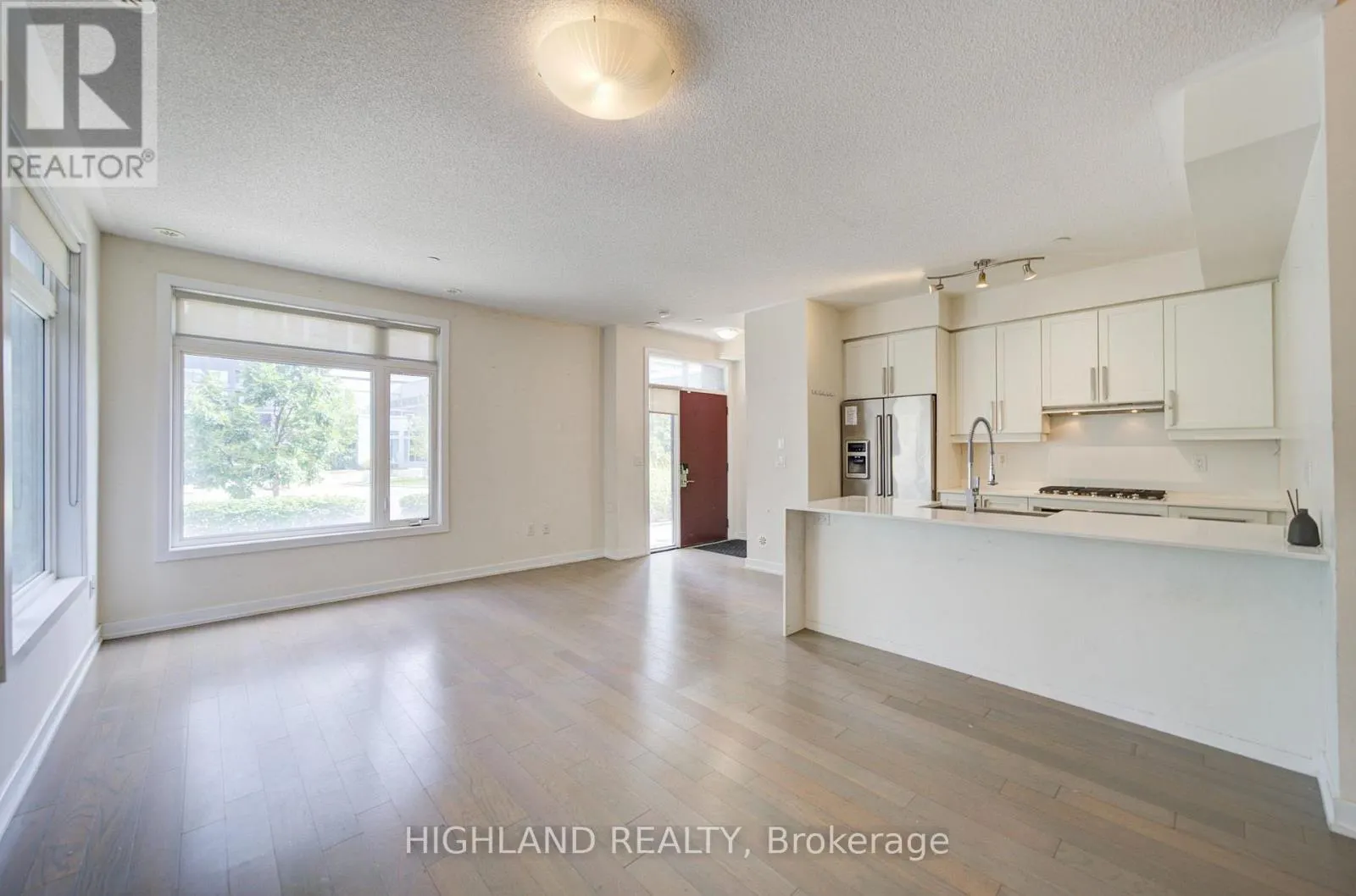 6 - 4010 PARKSIDE VILLAGE DRIVE