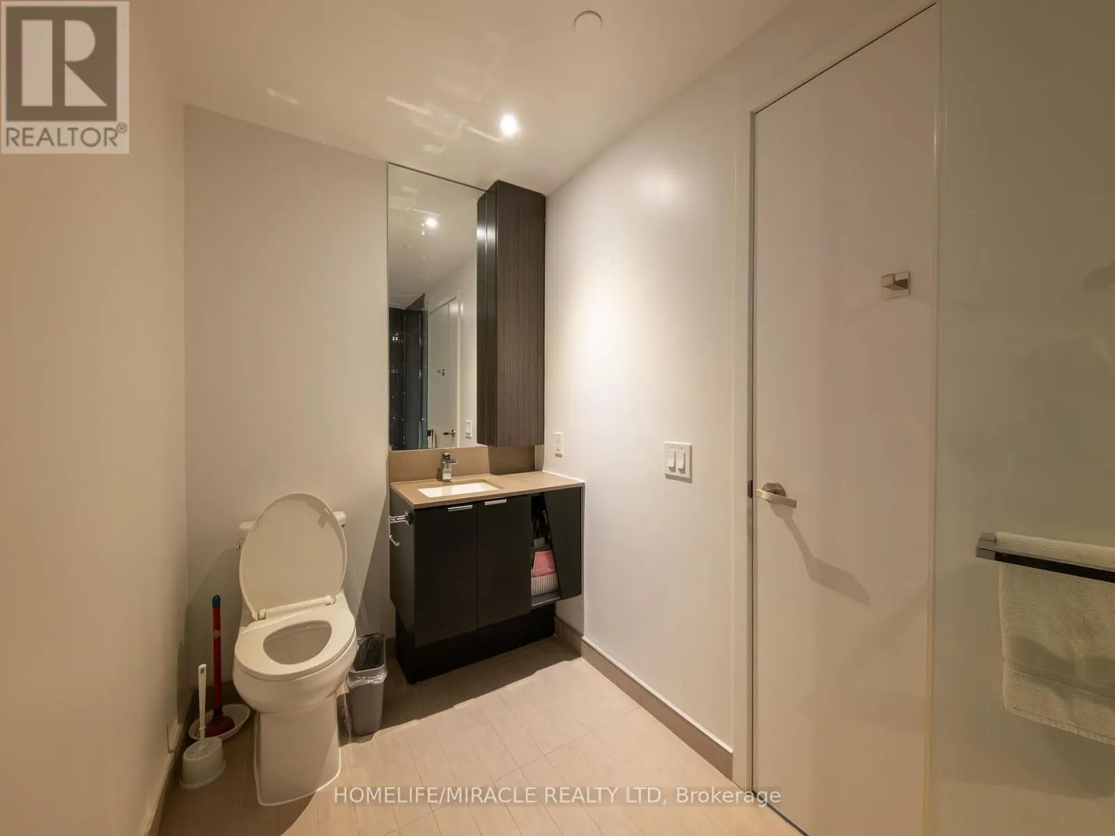 4407 - 3883 QUARTZ ROAD