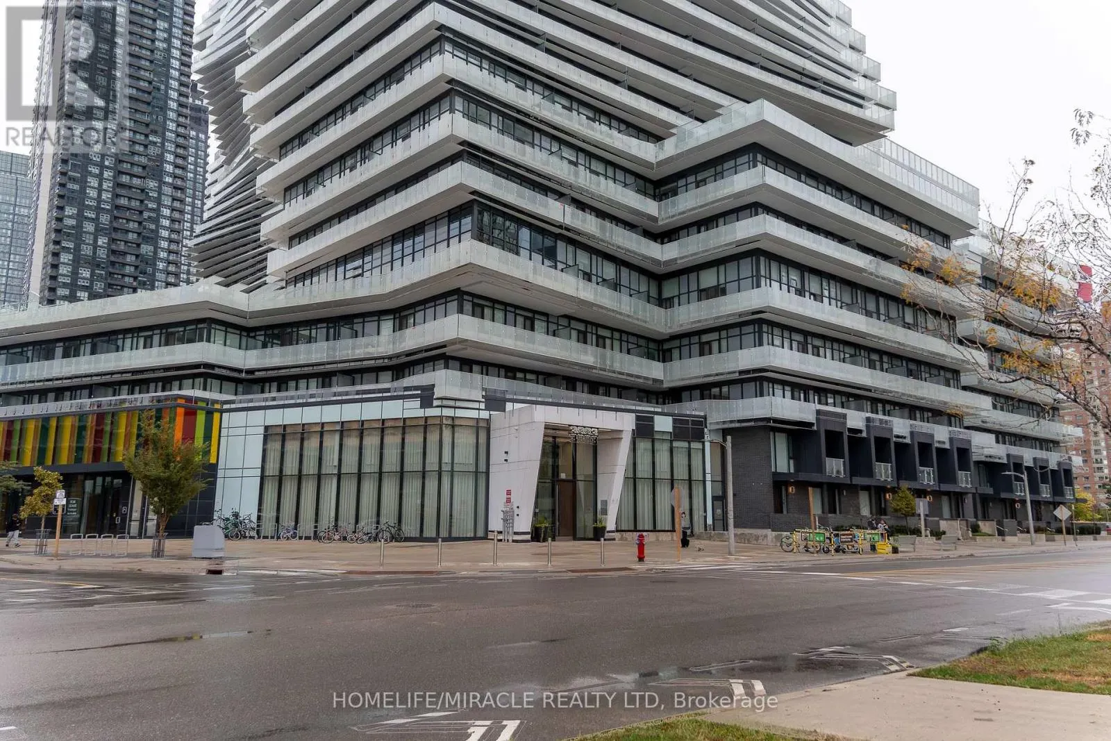 4407 - 3883 QUARTZ ROAD