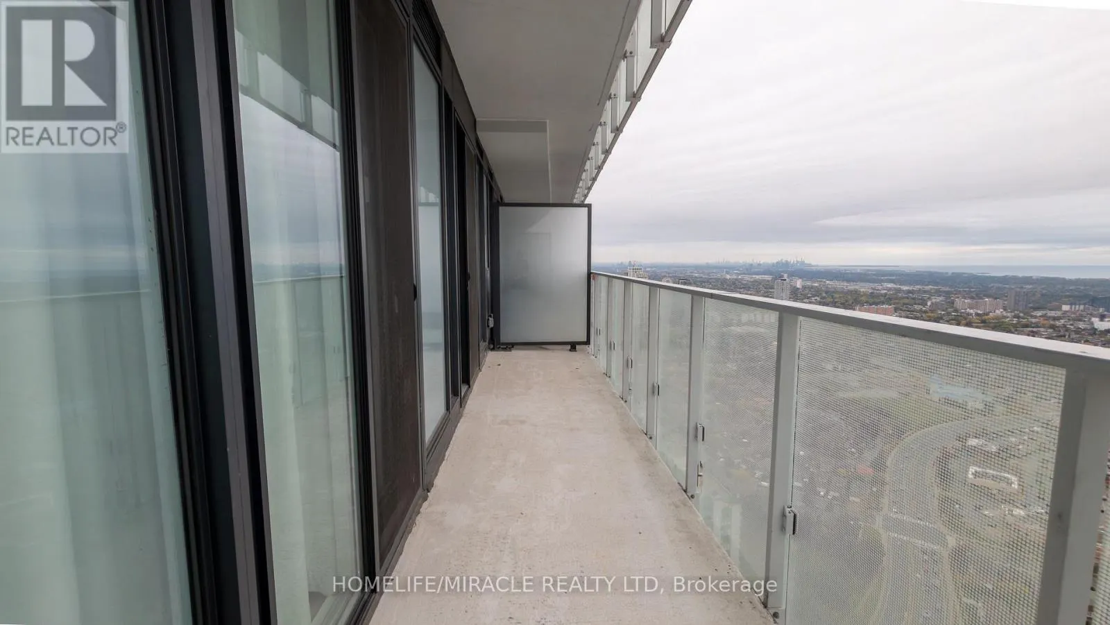4407 - 3883 QUARTZ ROAD