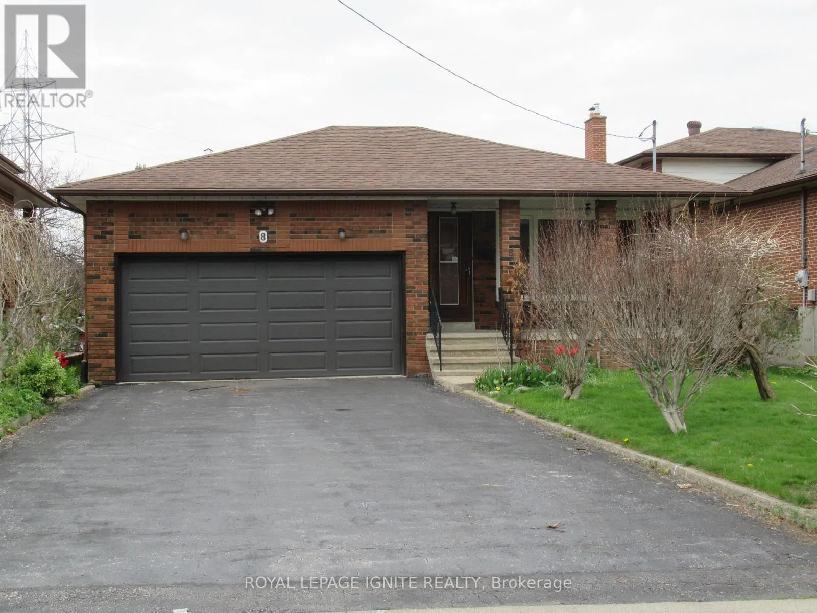 8 NEWLOVE COURT