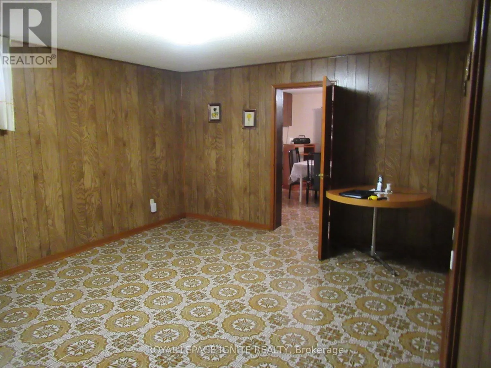 8 NEWLOVE COURT