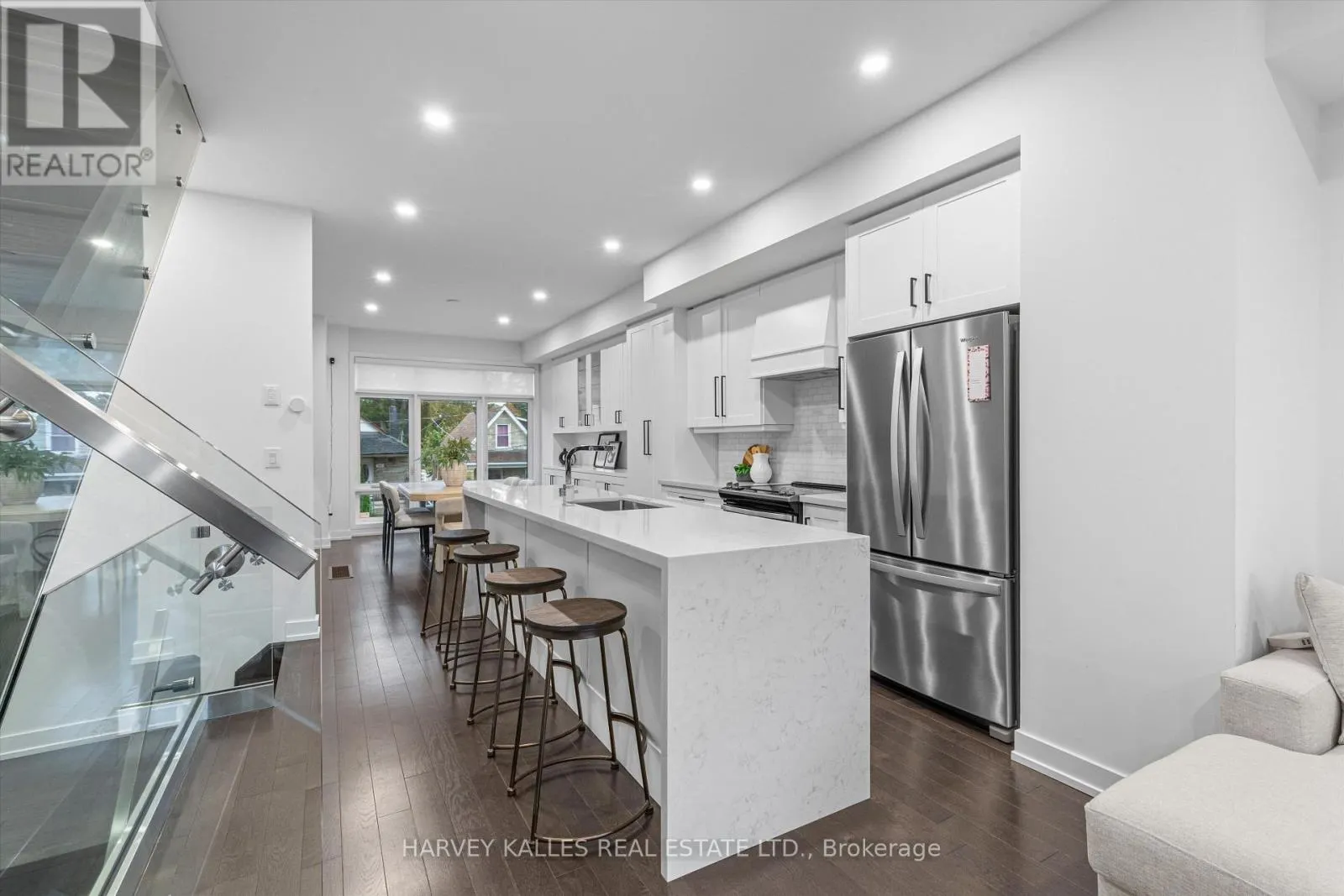 609A HARVIE AVENUE