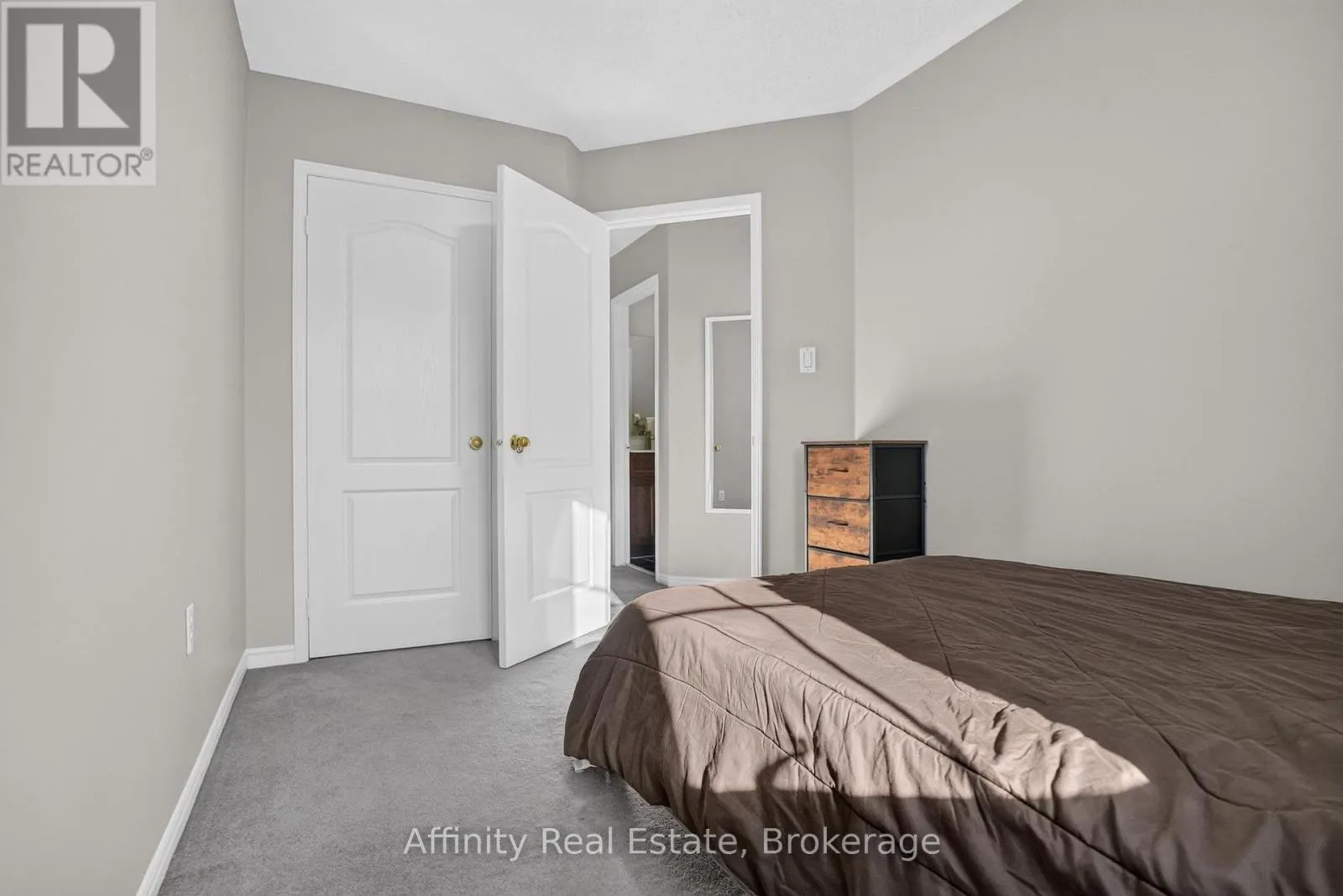 76 - 5530 GLEN ERIN DRIVE
