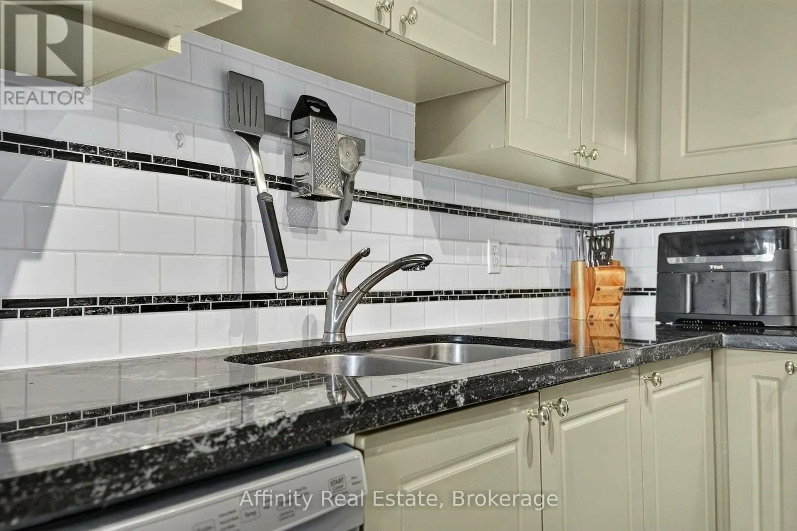 76 - 5530 GLEN ERIN DRIVE
