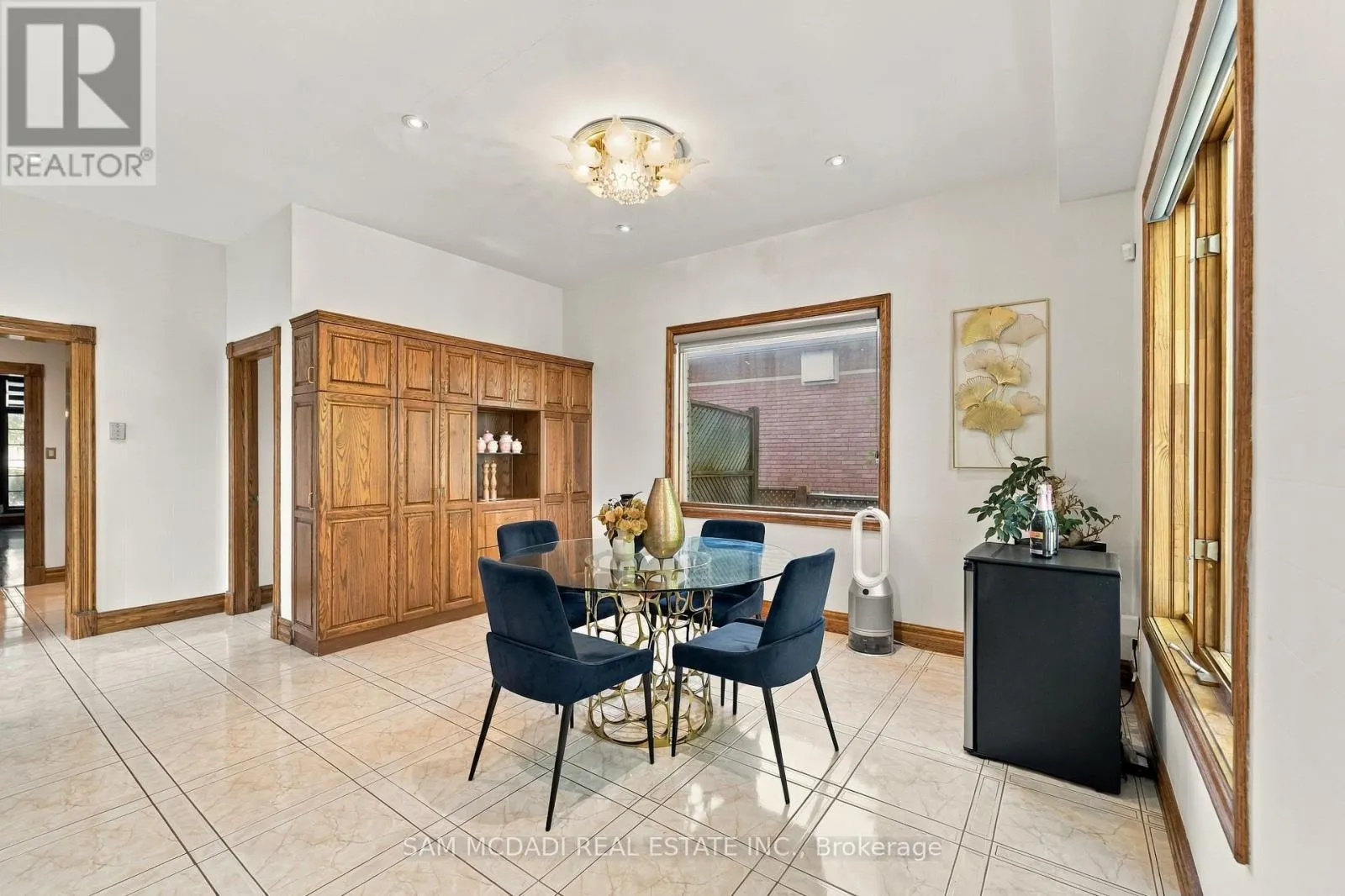 2480 MISSISSAUGA ROAD