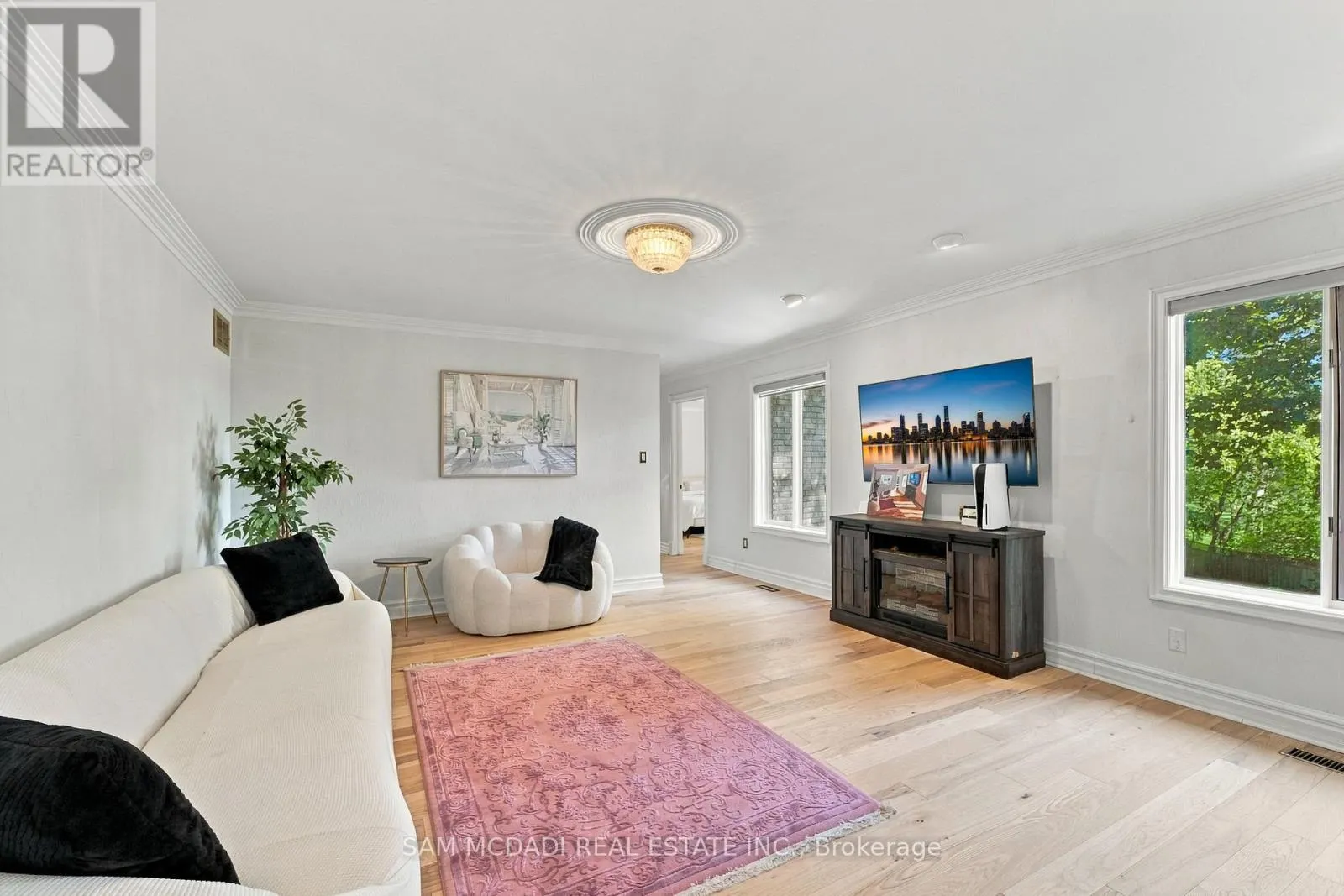 2480 MISSISSAUGA ROAD
