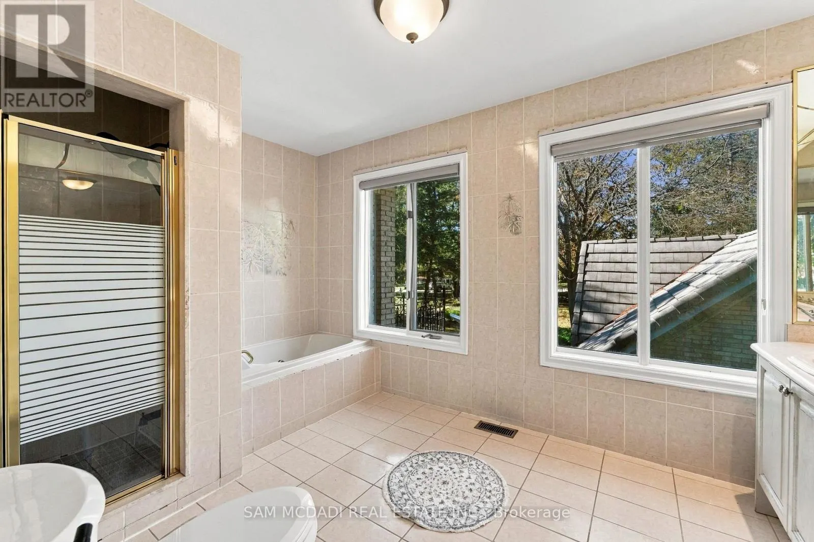 2480 MISSISSAUGA ROAD