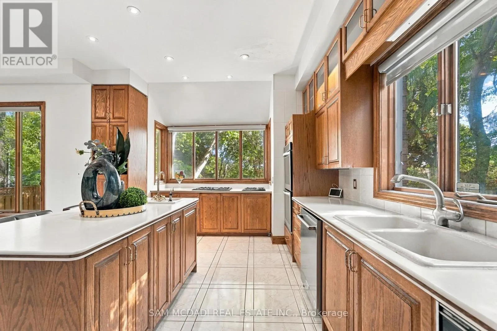 2480 MISSISSAUGA ROAD