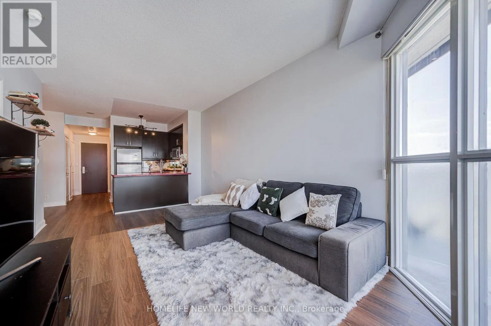 4906 - 60 ABSOLUTE AVENUE