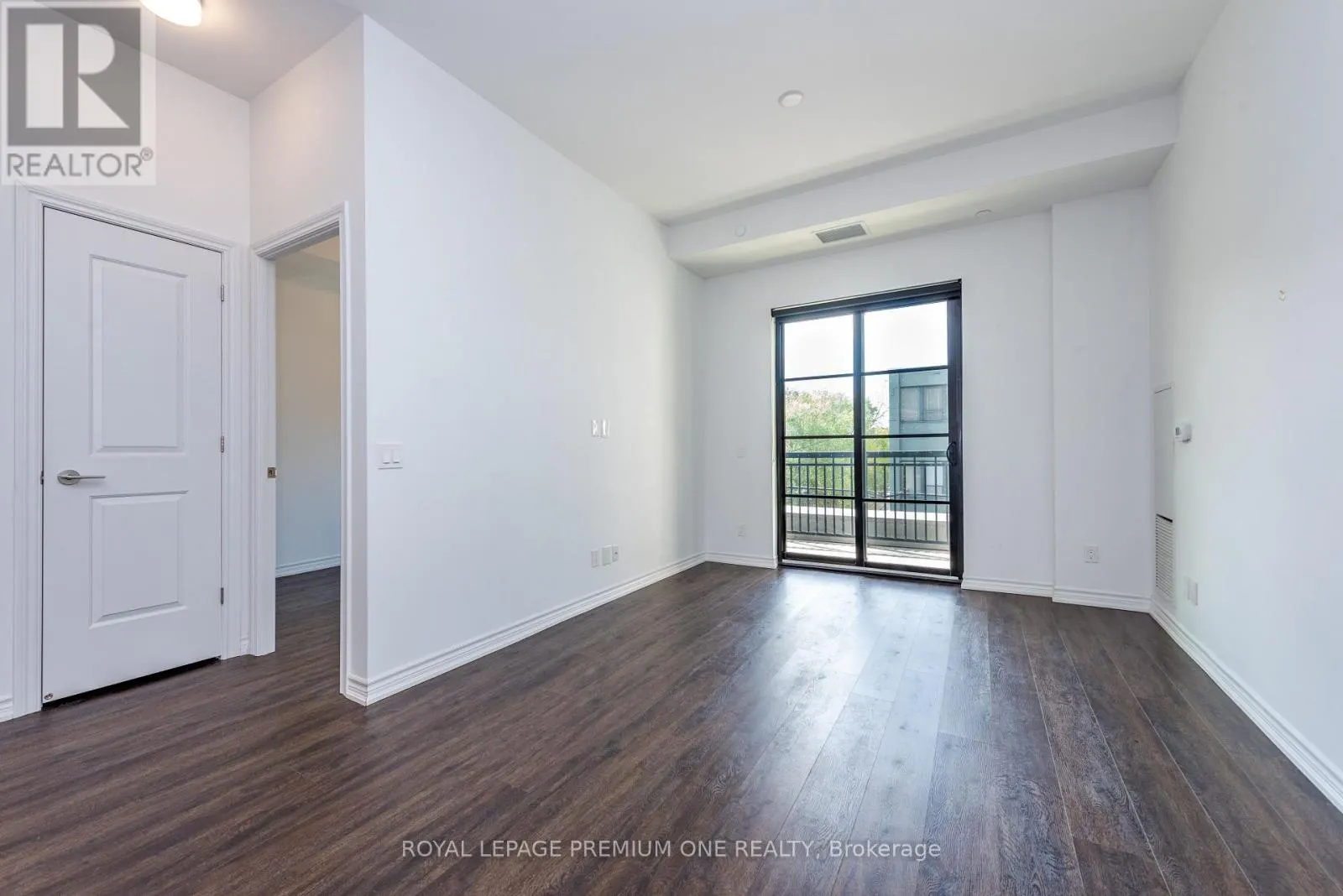 307 - 571 PRINCE EDWARD DRIVE N