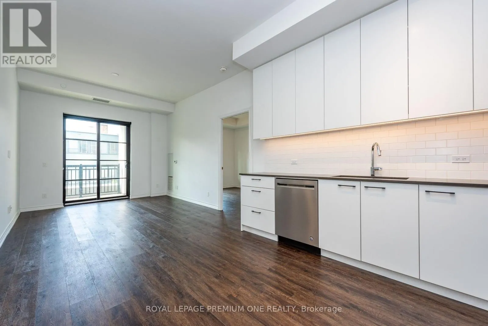 307 - 571 PRINCE EDWARD DRIVE N